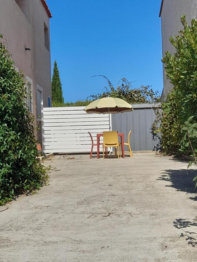 Appartement avec extérieur et parking gratuit Perpignano Esterno foto