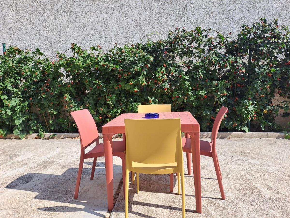 Appartement avec extérieur et parking gratuit Perpignano Esterno foto